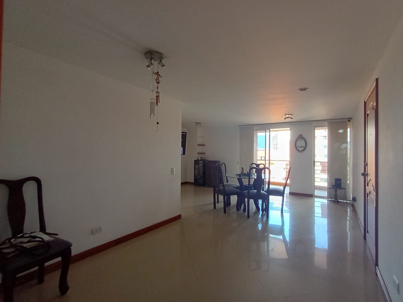 Apartamento en arriendo o venta Antioquia Medellín Las Acacias 100 m2 Habitaciones 3 Baños 2 Garajes 2 Precio venta $995000000 Precio arriendo $6200000