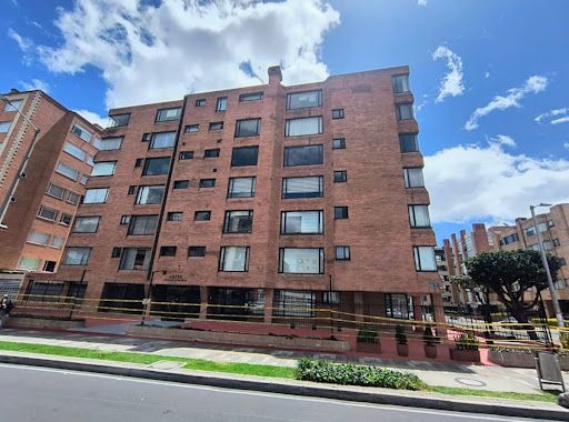 Apartamento en venta Cundinamarca Bogotá Santa Barbara Occidental 379 m2 Habitaciones 5 Baños 6 Garajes 4 Precio $2500000000