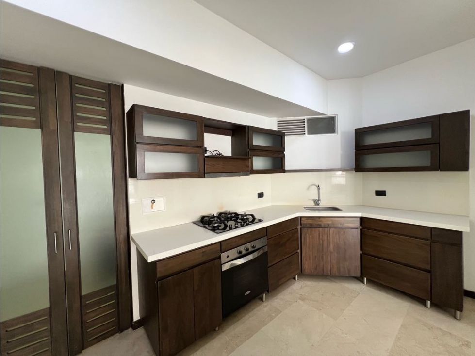 Apartamento en arriendo Antioquia Sabaneta Los Alcázares 120 m2 Habitaciones 3 Baños 3 Garajes 1 Precio $4300000