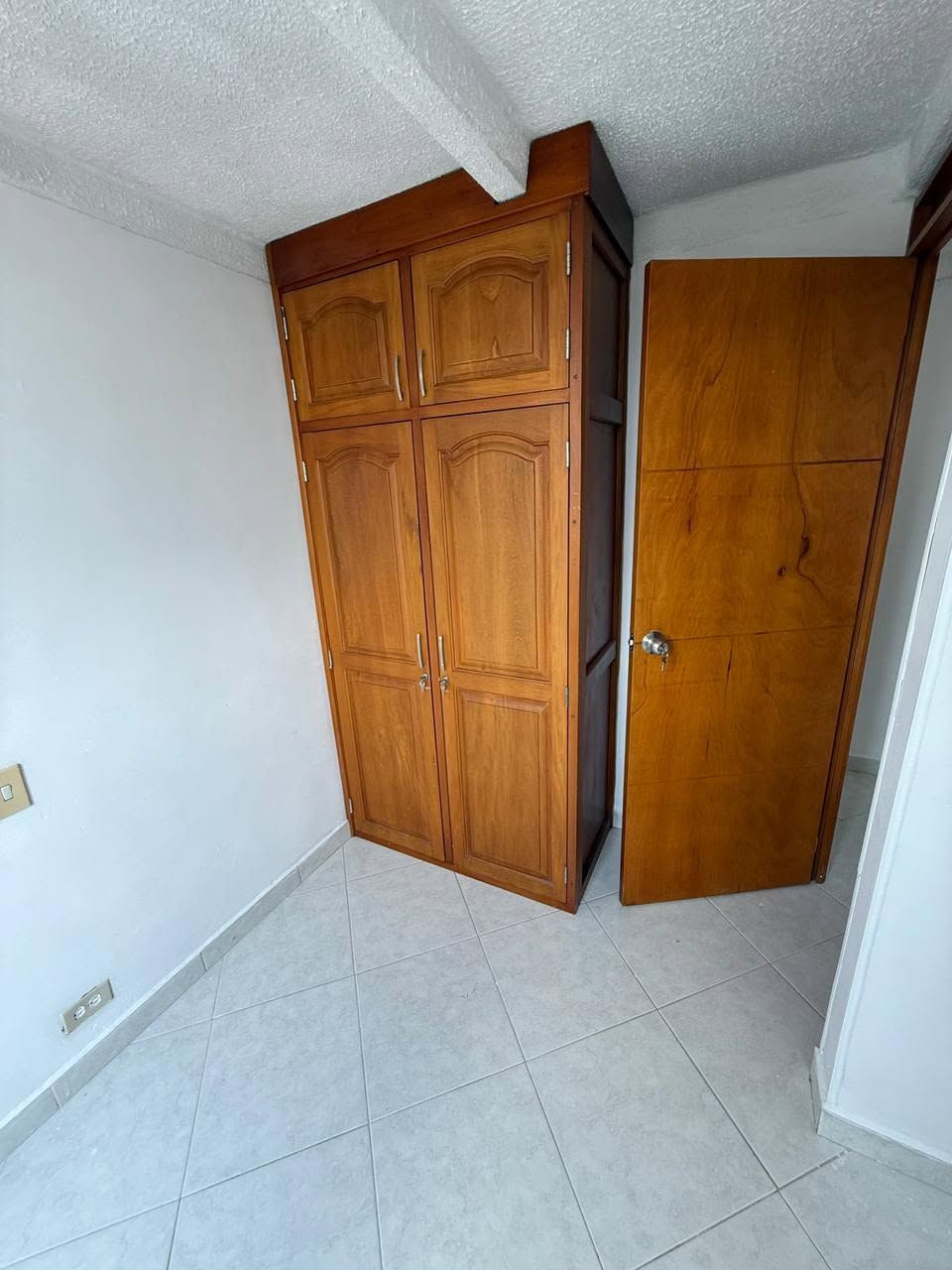 Apartamento en arriendo Antioquia Medellín Villa Flora 56 m2 Habitaciones 3 Baños 2 Garajes 0 Precio $1800000