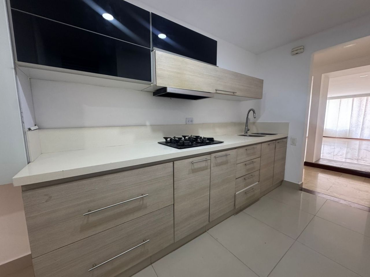 Apartamento en arriendo Risaralda Pereira Los Alpes 110 m2 Habitaciones 3 Baños 2 Garajes 2 Precio $3100000