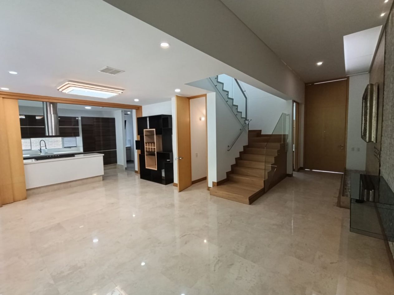 Casa en arriendo Antioquia Envigado Loma Del Atravesado 407 m2 Habitaciones 3 Baños 5 Garajes 4 Precio $16000000