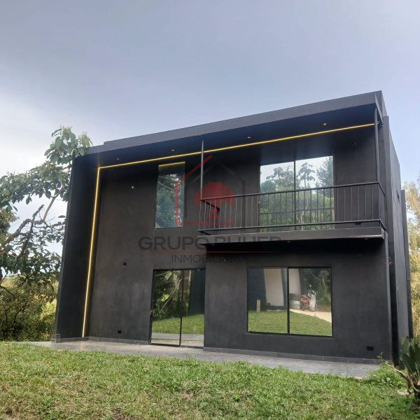 Casa en arriendo Antioquia Rionegro Centro 500 m2 Habitaciones 3 Baños 3 Garajes 0 Precio $4200000