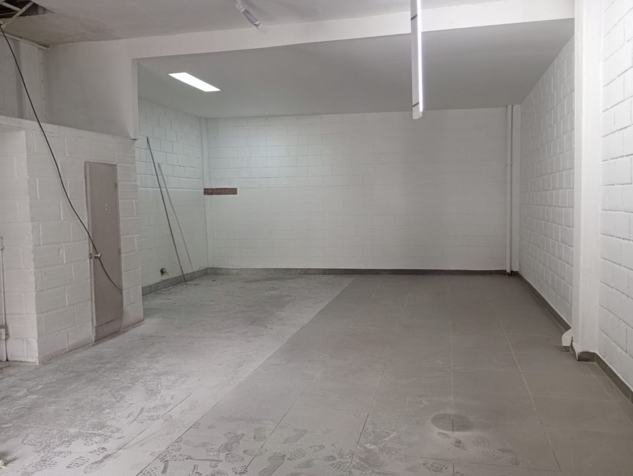 Bodega en arriendo Antioquia Medellín Campo Amor 160 m2 Habitaciones 0 Baños 2 Garajes 2 Precio $8800000