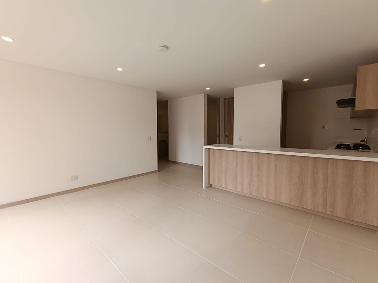 Apartamento en arriendo Antioquia Medellín Simesa 85 m2 Habitaciones 2 Baños 3 Garajes 1 Precio $4800000