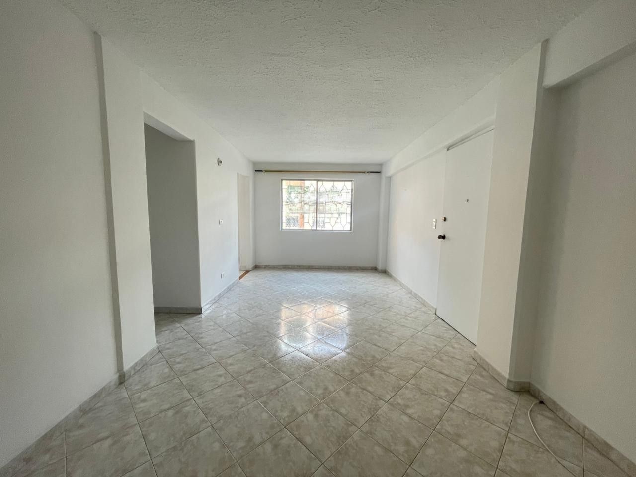 Apartamento en arriendo Antioquia Medellín Los Alpes 70 m2 Habitaciones 3 Baños 1 Garajes 1 Precio $2700000