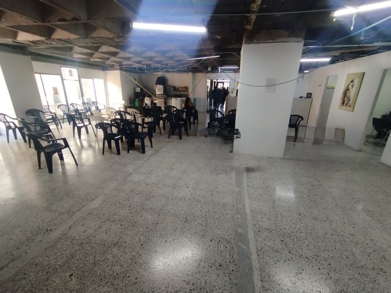 Oficina en arriendo Antioquia Medellín La Candelaria 328 m2 Habitaciones 0 Baños 4 Garajes 0 Precio $14000000