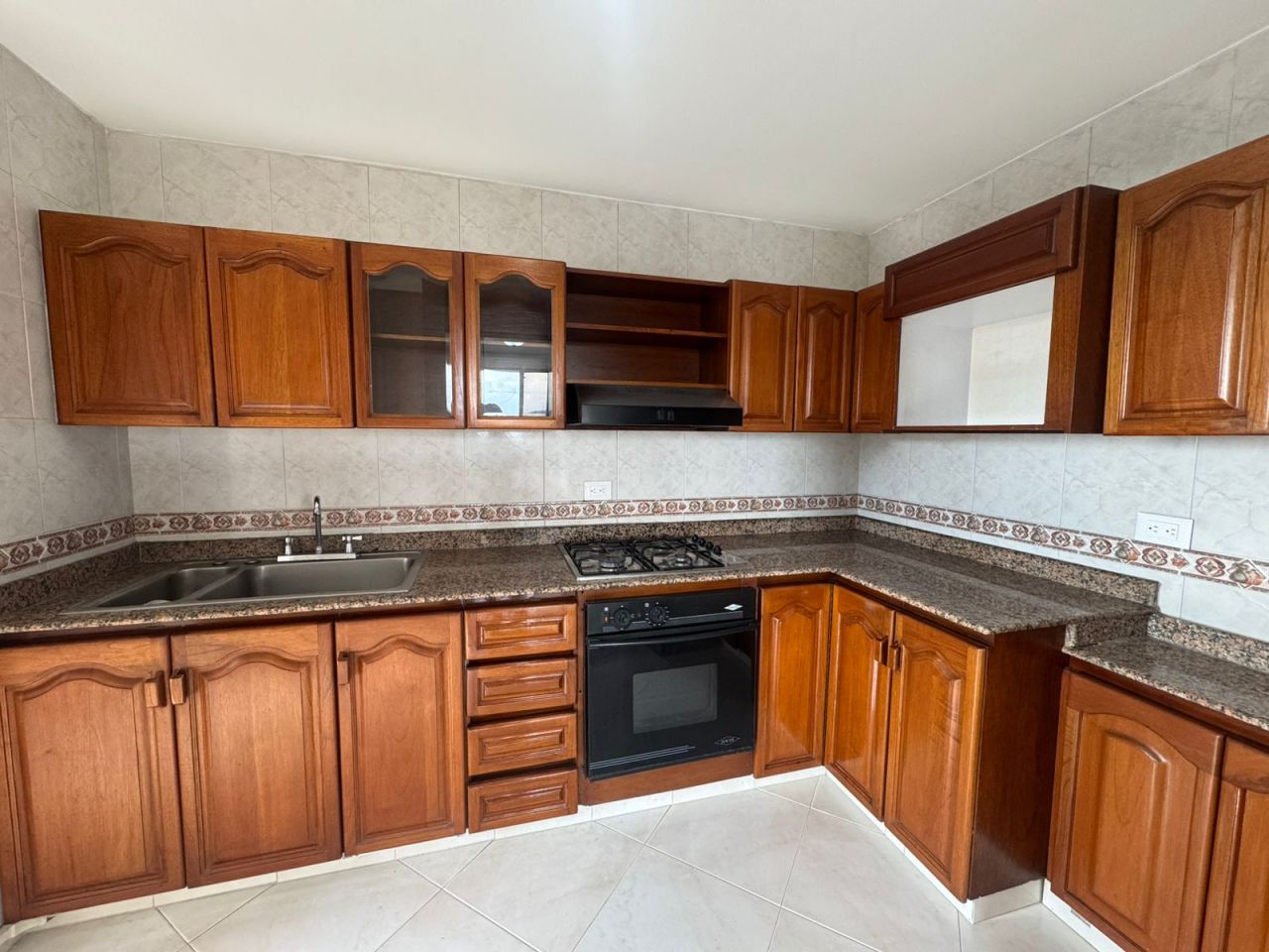 Apartamento en arriendo Risaralda Pereira Pinares De San Martin 160 m2 Habitaciones 3 Baños 5 Garajes 2 Precio $5200000