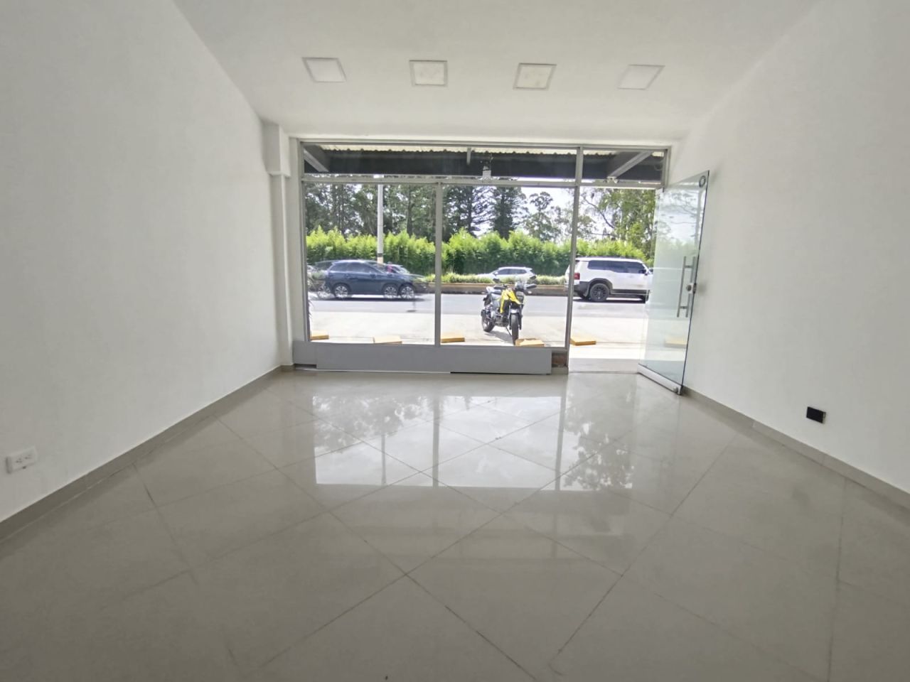 Local en arriendo Antioquia Rionegro Rionegro 24 m2 Habitaciones 0 Baños 0 Garajes 0 Precio $3500000
