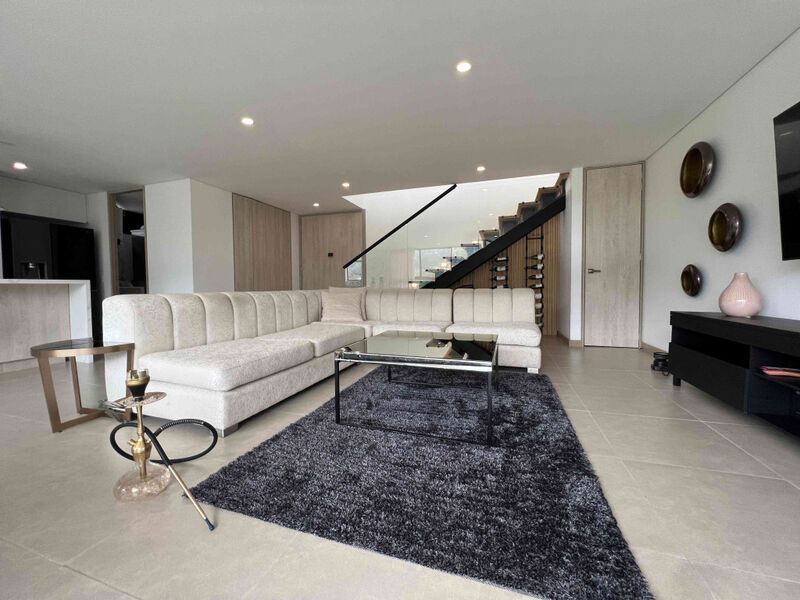 Apartamento en venta Antioquia Envigado La Pradera 239 m2 Habitaciones 3 Baños 4 Garajes 2 Precio $2050000000
