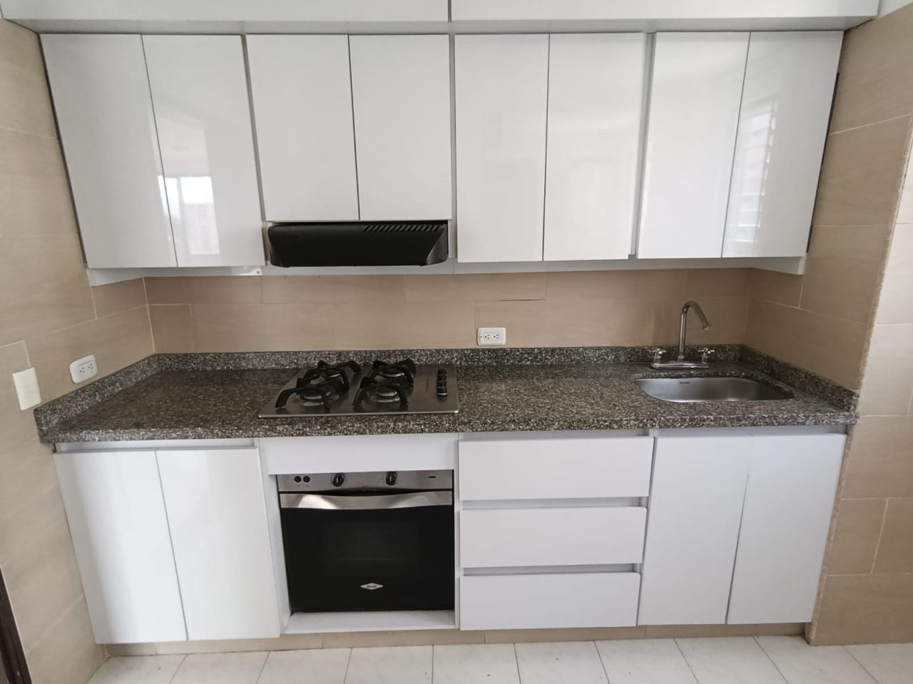Apartamento en arriendo Risaralda Pereira Los Alpes 98 m2 Habitaciones 3 Baños 2 Garajes 1 Precio $3500000