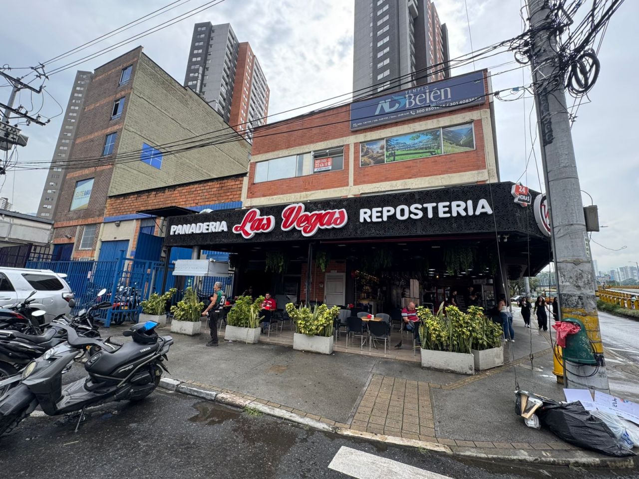 Oficina en arriendo Antioquia Sabaneta Holanda 76 m2 Habitaciones 0 Baños 2 Garajes 0 Precio $2700000