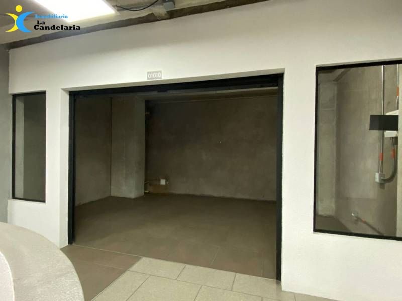 Local en arriendo o venta Antioquia Medellín San Isidro 25 m2 Habitaciones 0 Baños 1 Garajes 0 Precio venta $216070000 Precio arriendo $2043768