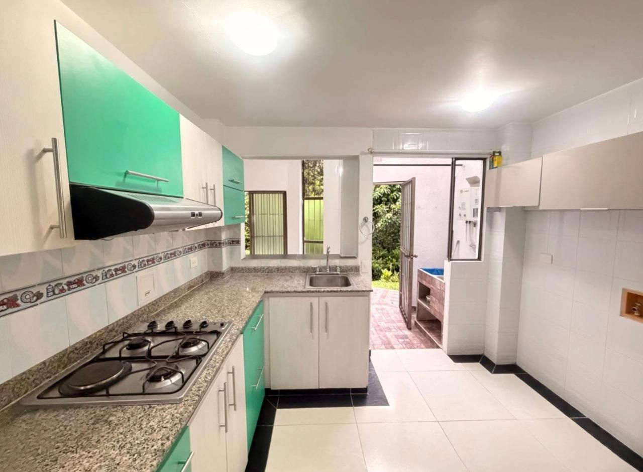 Casa en arriendo Risaralda Pereira Los Alamos 160 m2 Habitaciones 3 Baños 3 Garajes 2 Precio $3450000