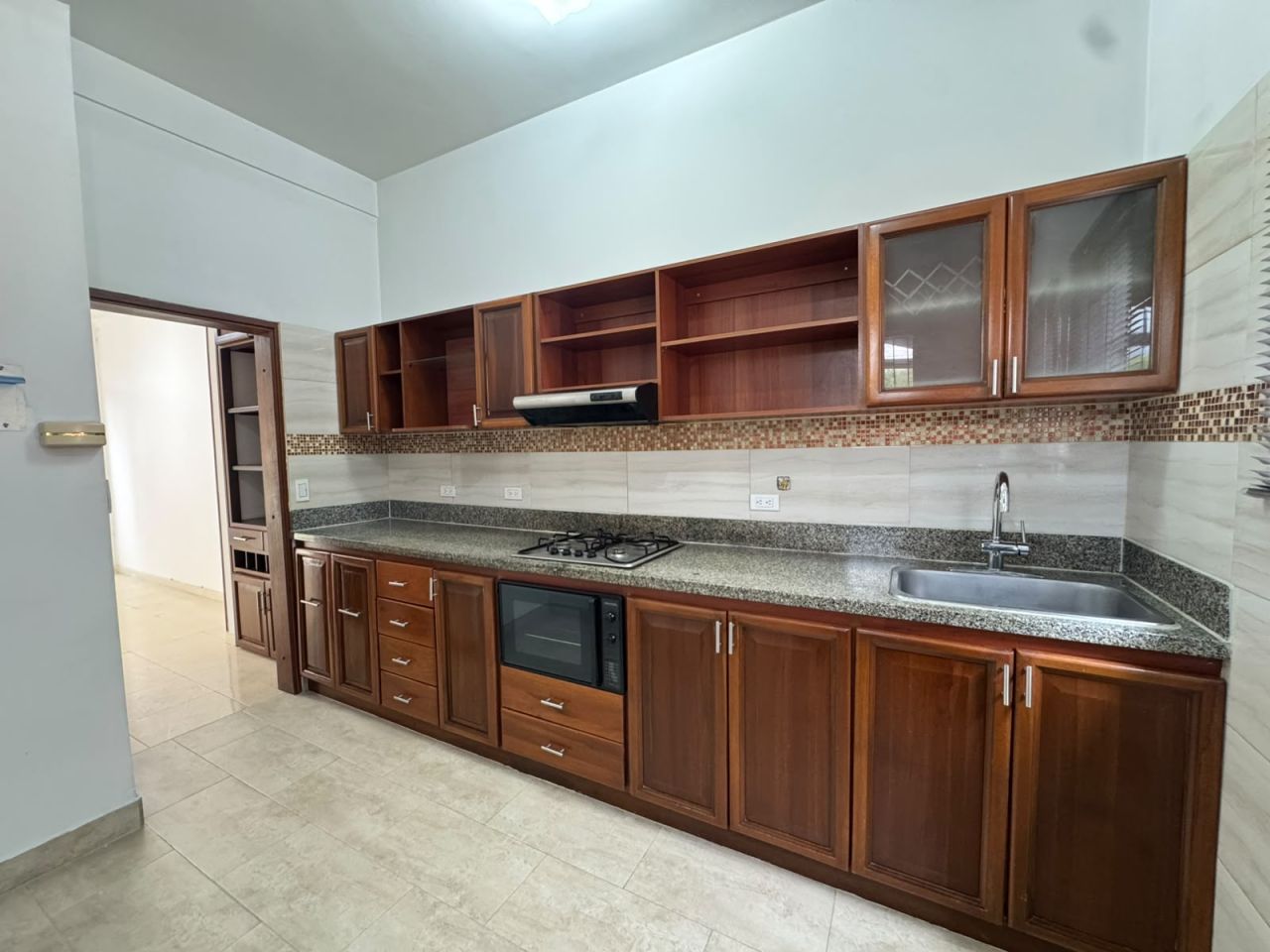 Casa en arriendo Risaralda Pereira La Platanera 160 m2 Habitaciones 3 Baños 4 Garajes 2 Precio $4000000