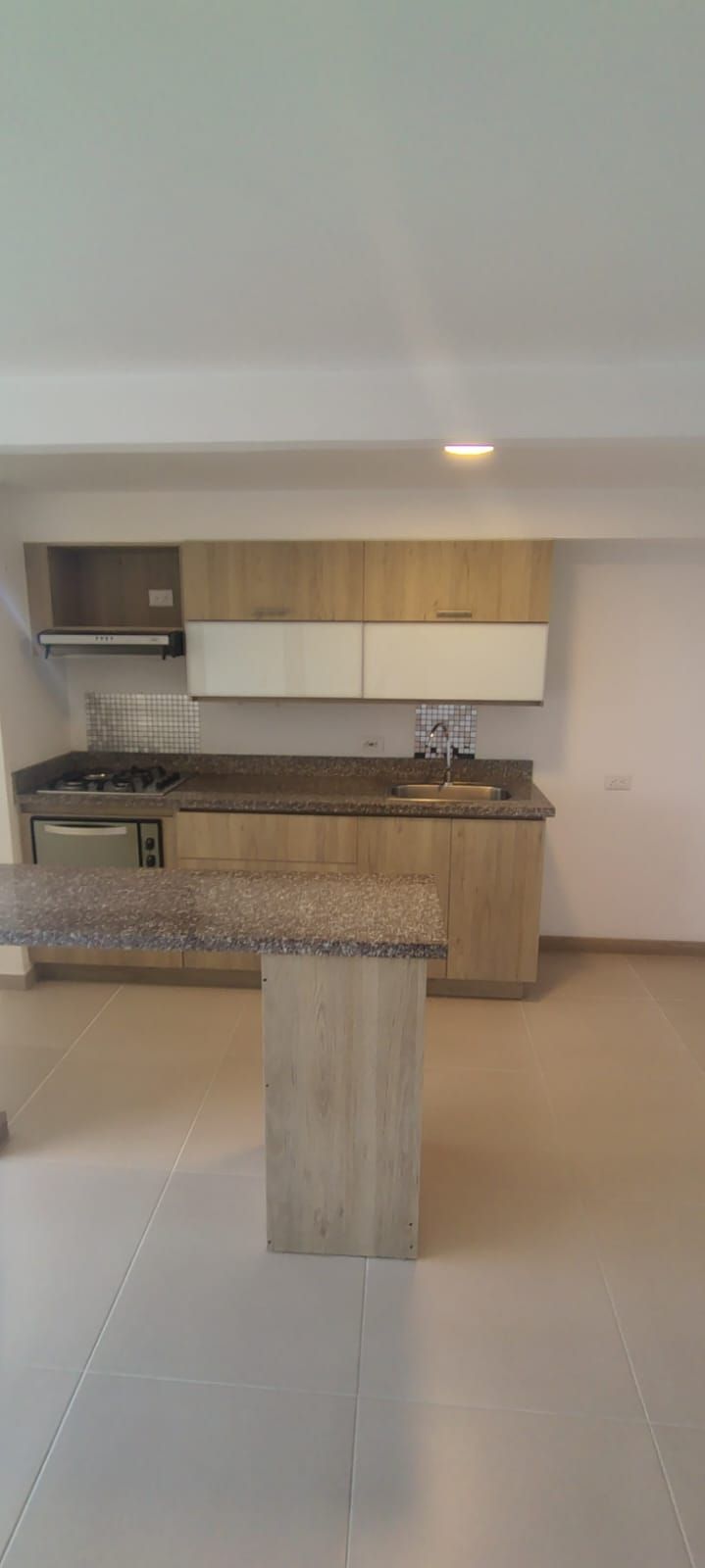 Apartaestudio en arriendo Antioquia La Ceja Cr Ciudad Jardin 48 m2 Habitaciones 1 Baños 1 Garajes 0 Precio $2000000