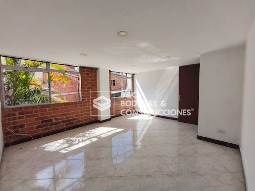 Apartamento en arriendo Antioquia Envigado Zona Centro 72 m2 Habitaciones 3 Baños 2 Garajes 0 Precio $2500000