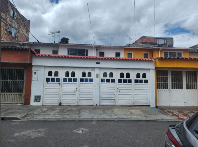 Casa en venta Cundinamarca Bogotá Ub Castilla 795 m2 Habitaciones 5 Baños 4 Garajes 3 Precio $750000000