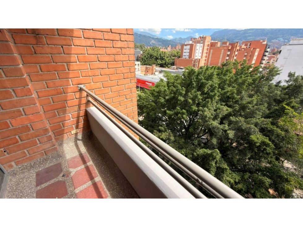Apartamento en arriendo Antioquia Medellín La Castellana 100 m2 Habitaciones 4 Baños 2 Garajes 1 Precio $3600000