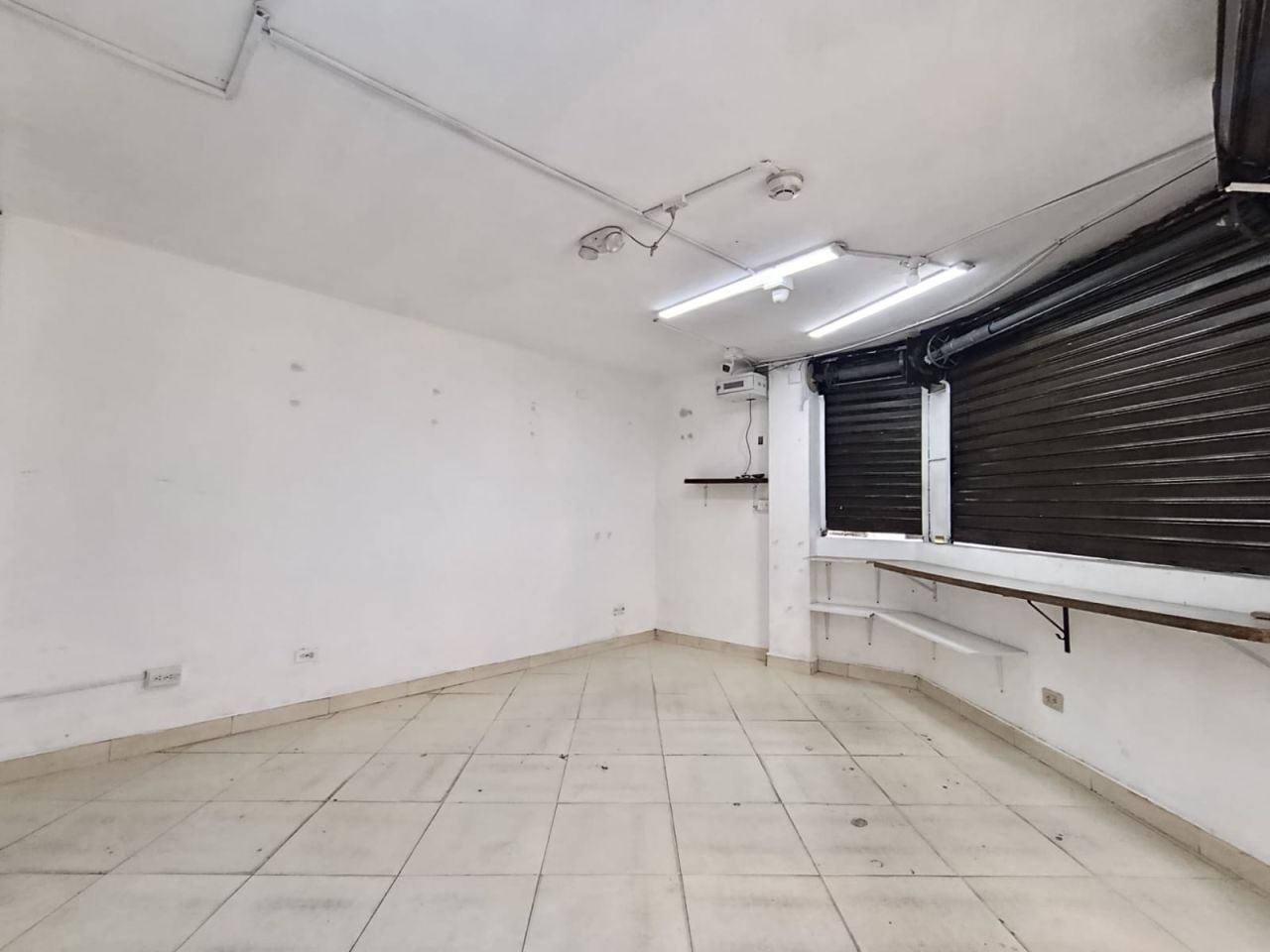 Local en arriendo Antioquia Medellín Buenos Aires 20 m2 Habitaciones 0 Baños 1 Garajes 0 Precio $2500000