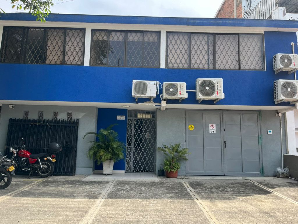 Oficina en venta Valle Del Cauca Cali San Vicente 500 m2 Habitaciones 0 Baños 6 Garajes 1 Precio $1300000000
