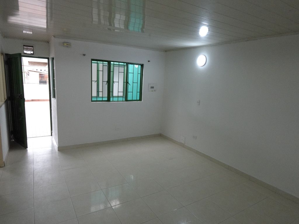 Apartamento en arriendo Cundinamarca Bogotá Gran Britalia 50 m2 Habitaciones 3 Baños 1 Garajes 0 Precio $1500000