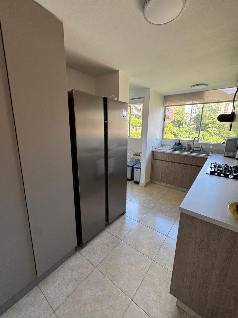 Apartamento en arriendo Antioquia Medellín Los Naranjos 170 m2 Habitaciones 3 Baños 2 Garajes 2 Precio $8500000