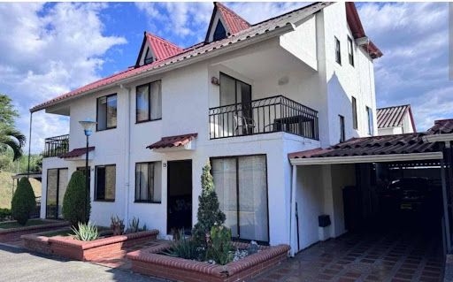 Casa en venta Risaralda Pereira Br Cañaveral I 170 m2 Habitaciones 4 Baños 5 Garajes 2 Precio $650000000