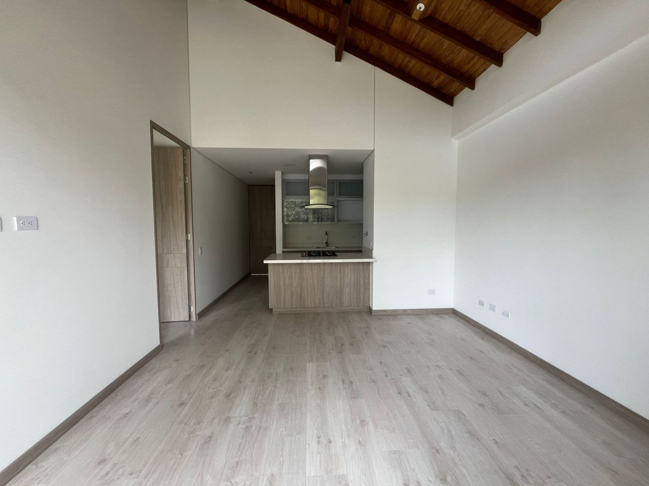 Apartamento en arriendo Antioquia El Retiro El Retiro 73 m2 Habitaciones 1 Baños 2 Garajes 1 Precio $4300000