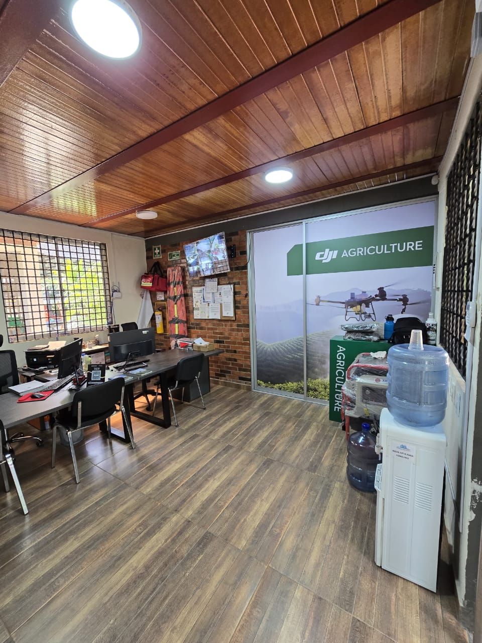 Bodega en venta Tolima Espinal Santa Margarita 1100 m2 Habitaciones 0 Baños 2 Garajes 4 Precio $1200000000
