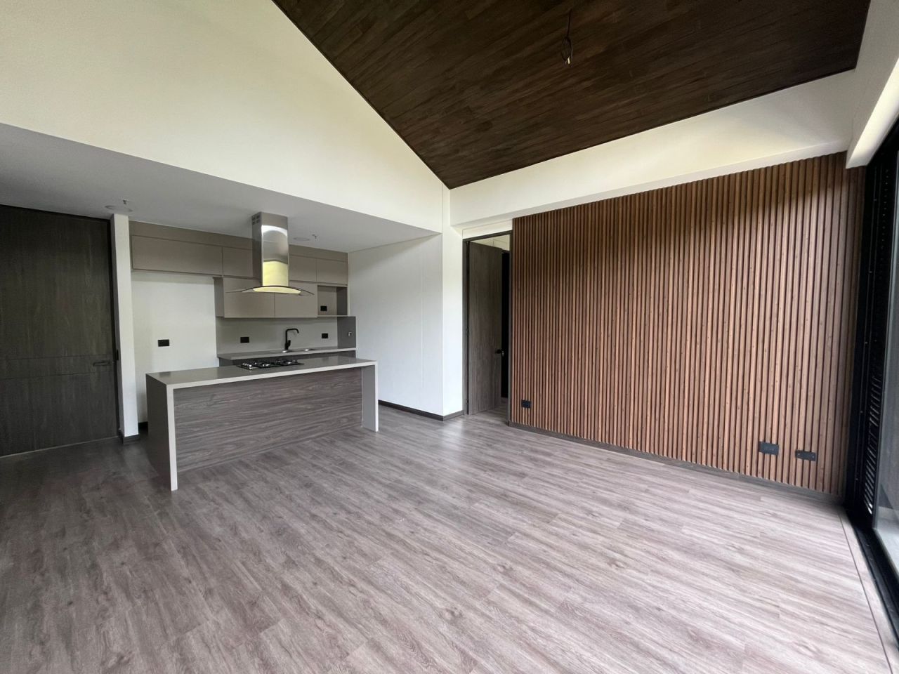 Apartamento en arriendo Antioquia El Retiro El Retiro 95 m2 Habitaciones 2 Baños 3 Garajes 1 Precio $6500000