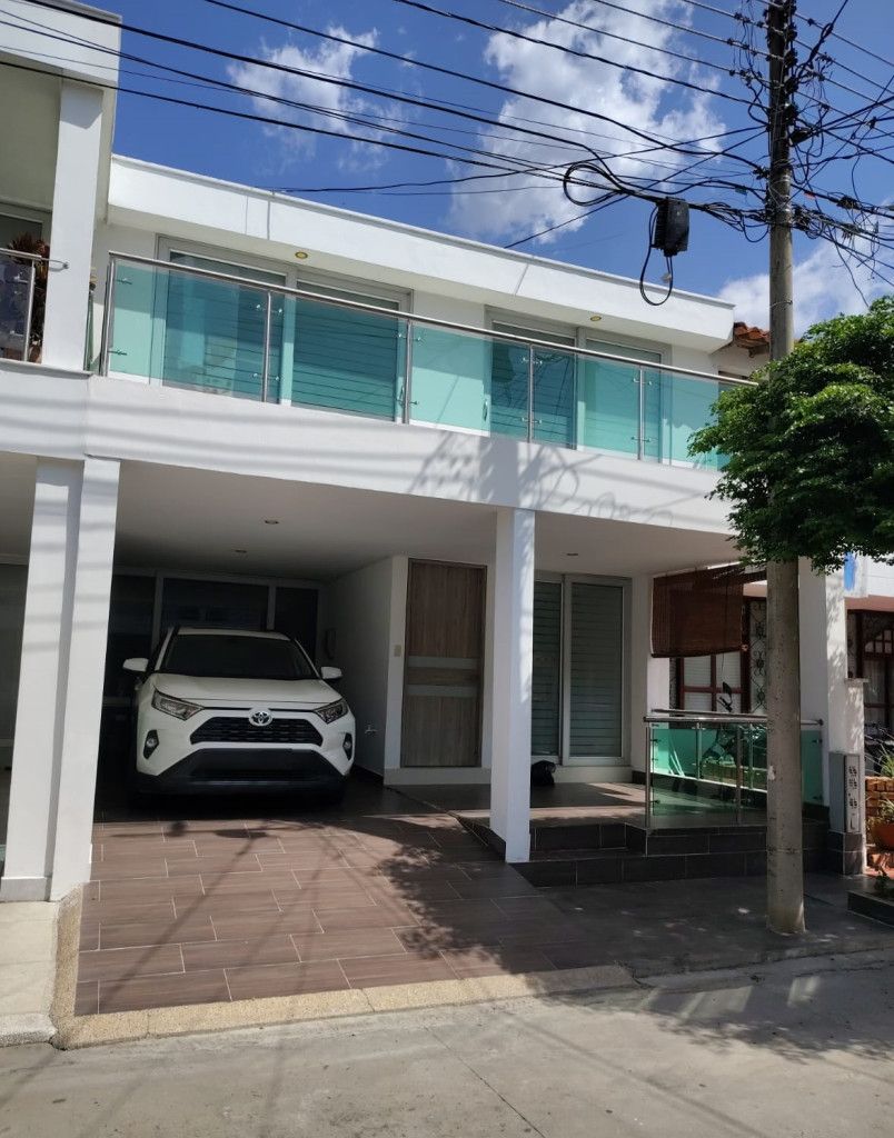 Casa en arriendo Norte De Santander Cúcuta Libertadores 180 m2 Habitaciones 4 Baños 4 Garajes 2 Precio $3300000