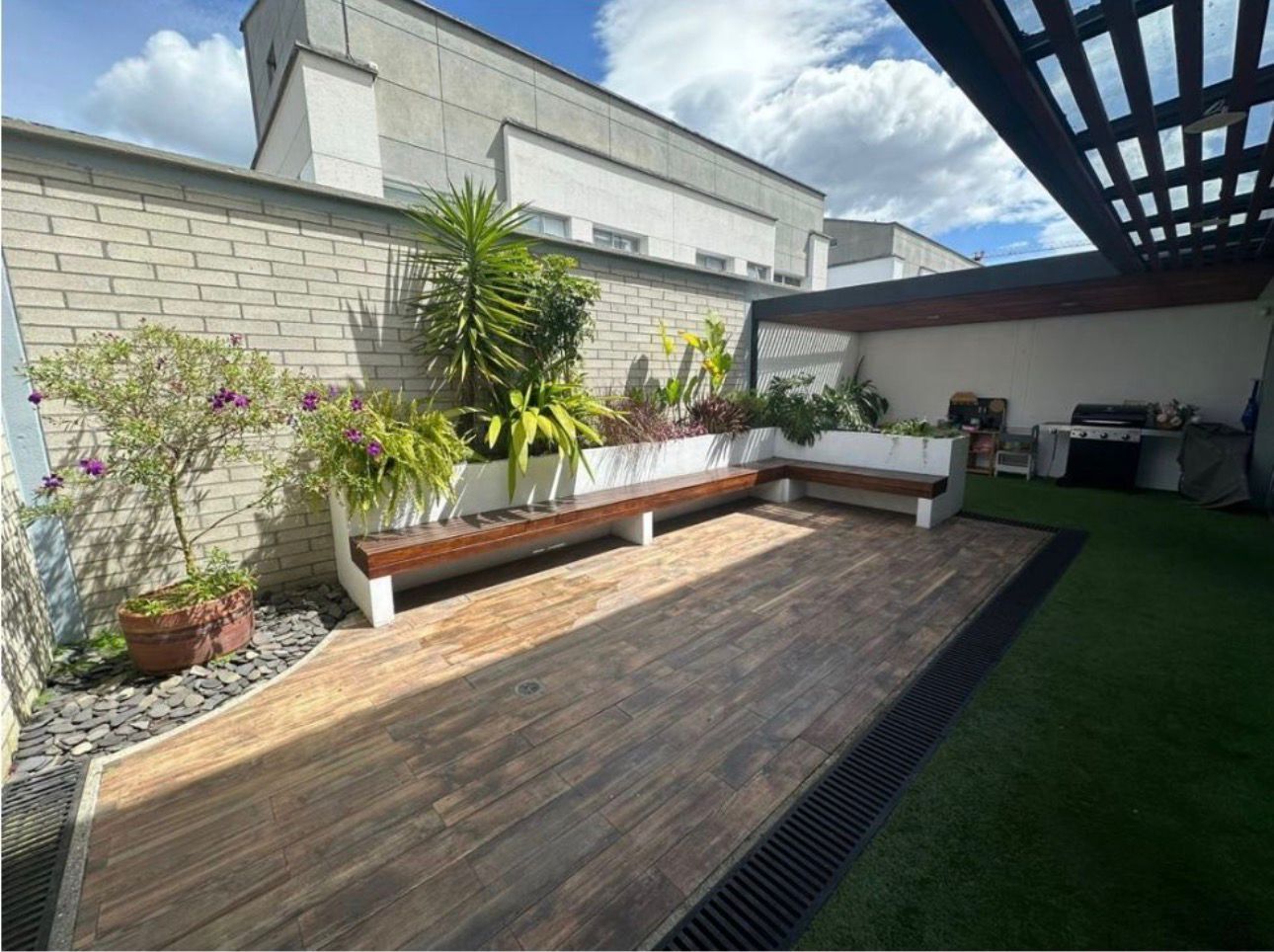 Casa en arriendo o venta Antioquia Rionegro Ub Lotus Et I 230 m2 Habitaciones 4 Baños 4 Garajes 0 Precio venta $1300000000 Precio arriendo $7600000