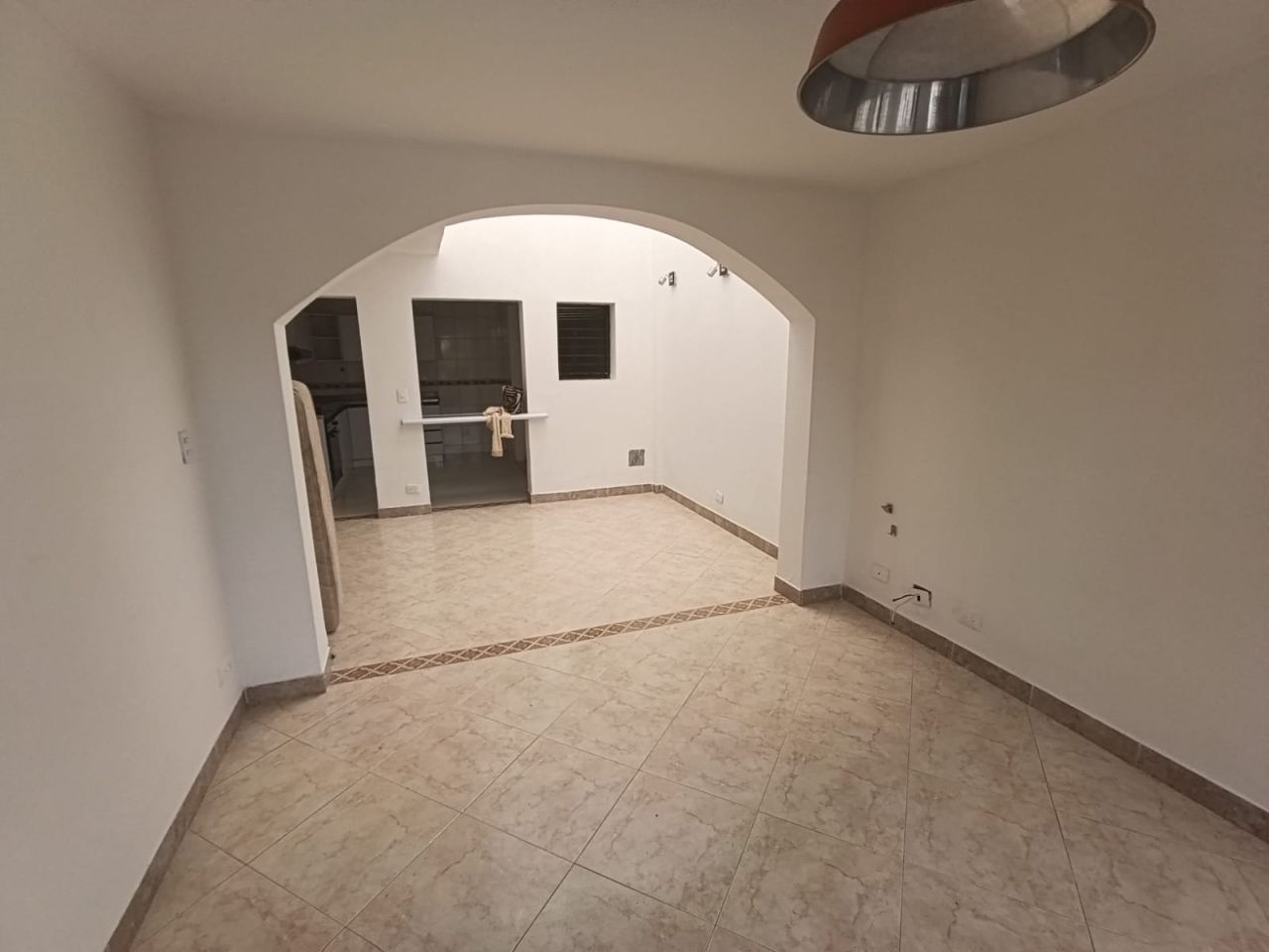 Casa en arriendo Antioquia Medellín La Castellana 70 m2 Habitaciones 2 Baños 2 Garajes 0 Precio $2800000