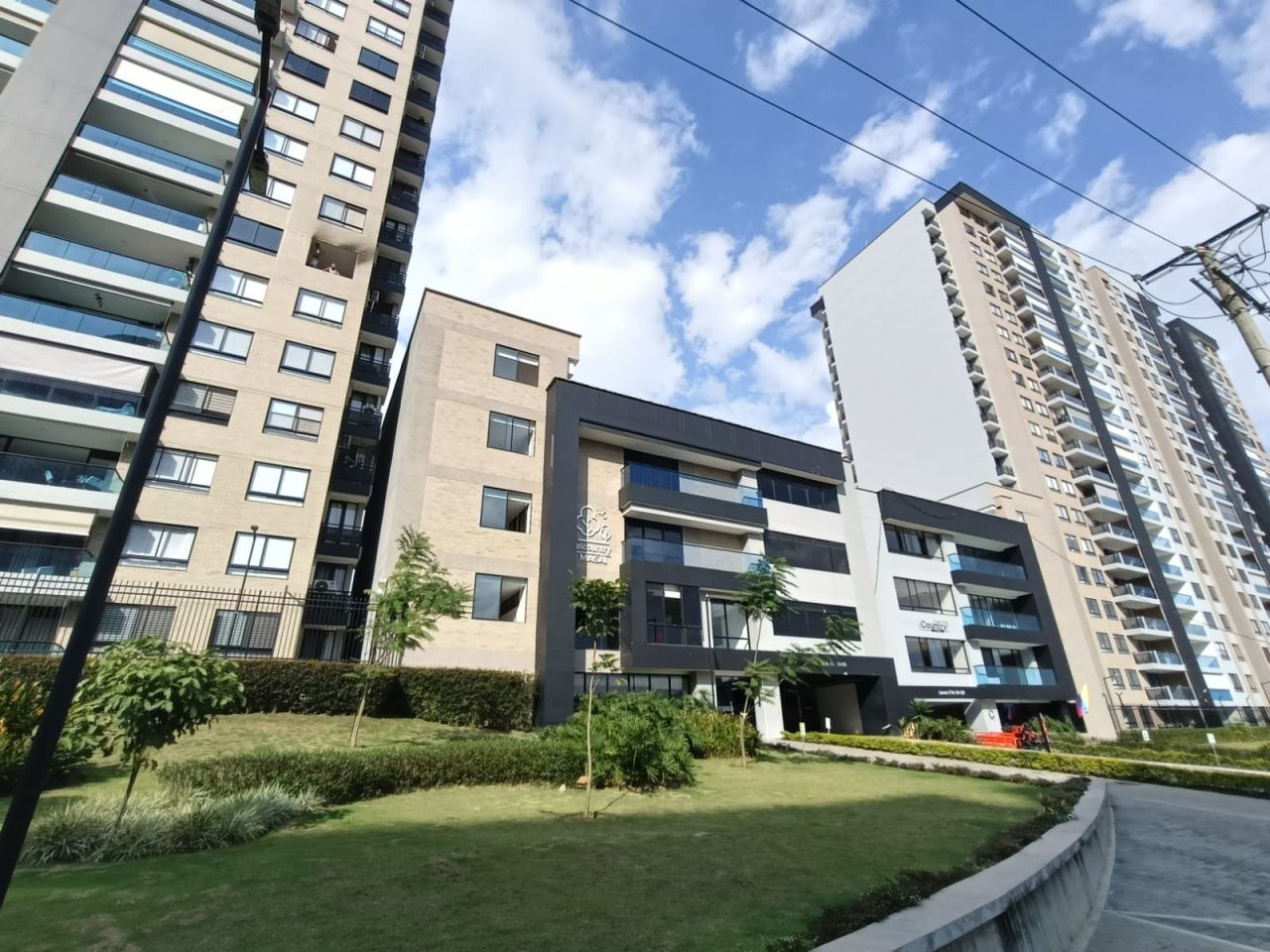 Apartamento en venta Santander Floridablanca Cr Club House Gold 91 m2 Habitaciones 3 Baños 2 Garajes 1 Precio $575000000
