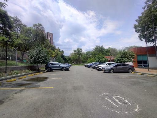 Oficina en arriendo Antioquia Bello La Gabriela 5580 m2 Habitaciones 0 Baños 25 Garajes 81 Precio $363000000