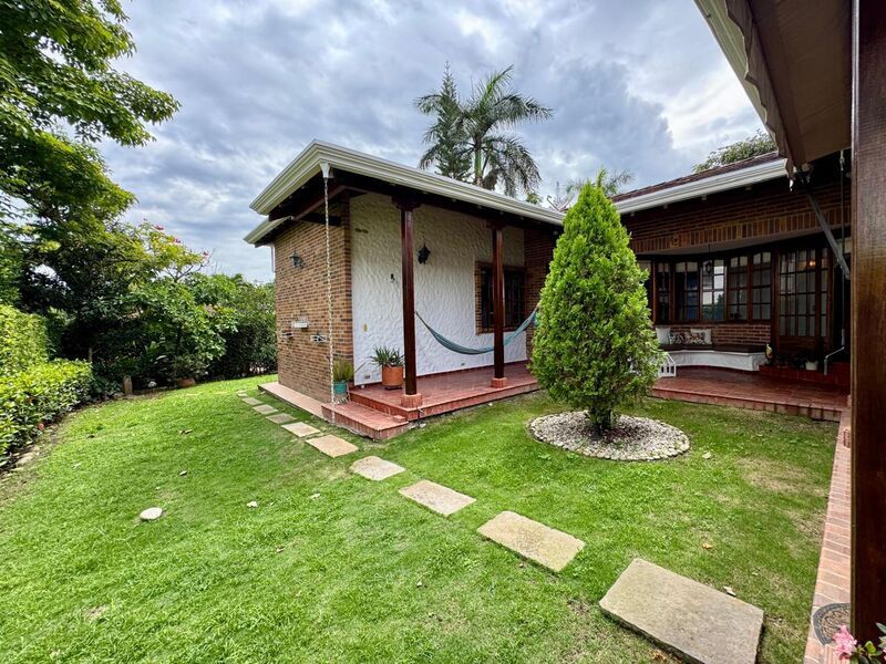 Casa en venta Santander Piedecuesta Vereda La Mata 294 m2 Habitaciones 4 Baños 4 Garajes 4 Precio $1550000