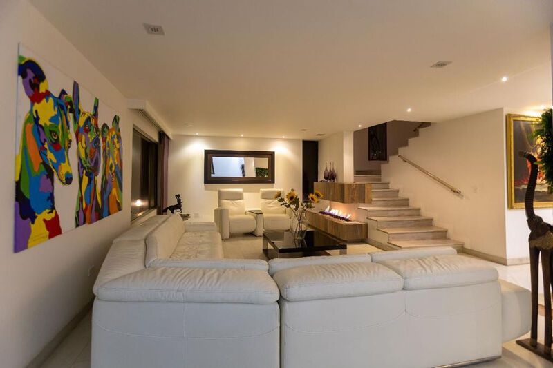 Casa en venta Antioquia Medellín El Diamante No2 538 m2 Habitaciones 4 Baños 6 Garajes 4 Precio $3750000000
