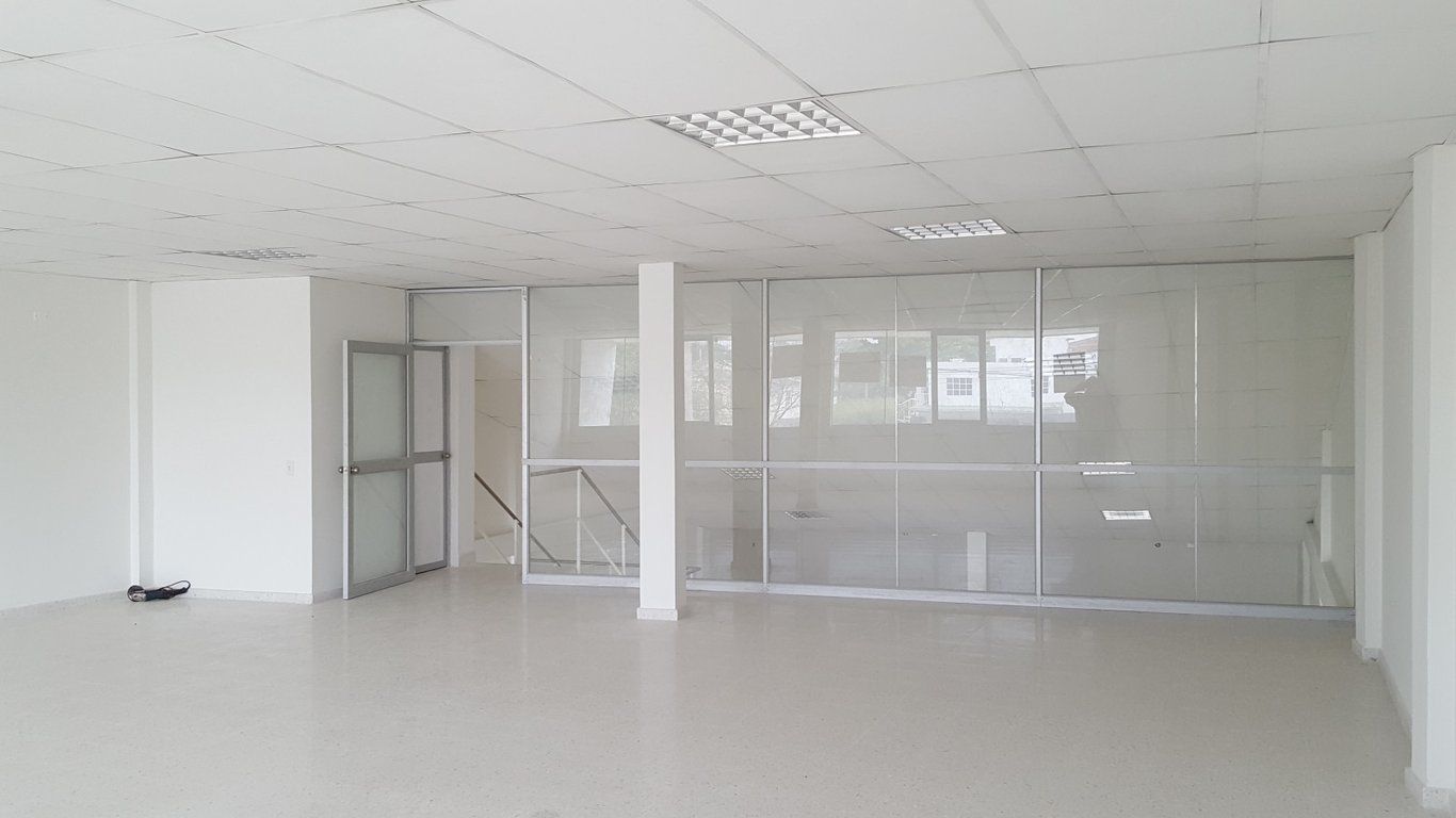 Local en arriendo Bolívar Cartagena Ceballos 313 m2 Habitaciones 0 Baños 2 Garajes 0 Precio $10955000