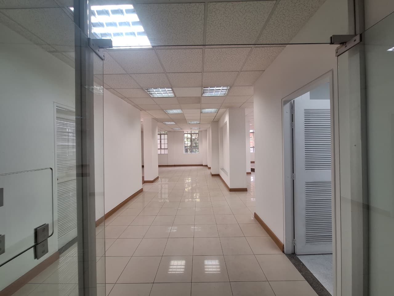 Oficina en arriendo Cundinamarca Bogotá Cerros De Los Alpes 164 m2 Habitaciones 0 Baños 0 Garajes 4 Precio $9847900
