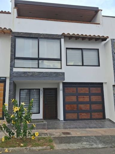 Casa en venta Antioquia Rionegro Belchite 220 m2 Habitaciones 4 Baños 5 Garajes 0 Precio $830000000