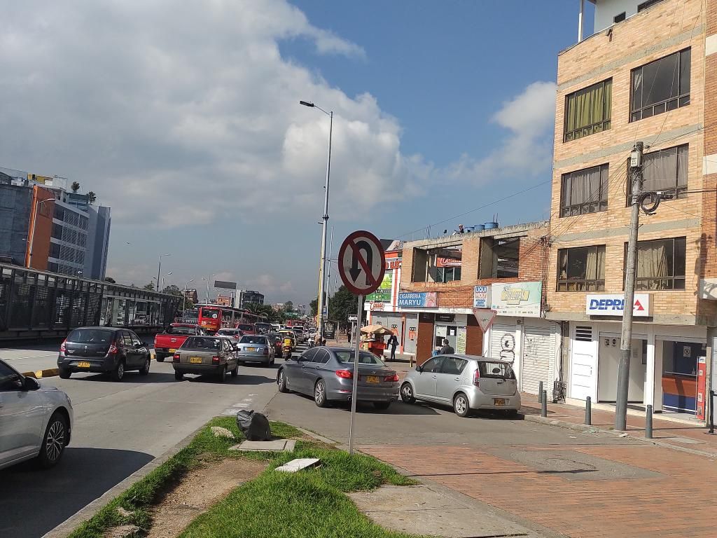 Apartamento en arriendo Cundinamarca Bogotá Rionegro 60 m2 Habitaciones 2 Baños 1 Garajes 0 Precio $1750000