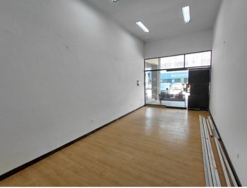 Local en arriendo Antioquia Itagüí La Esmeralda 32 m2 Habitaciones 0 Baños 1 Garajes 0 Precio $2500000