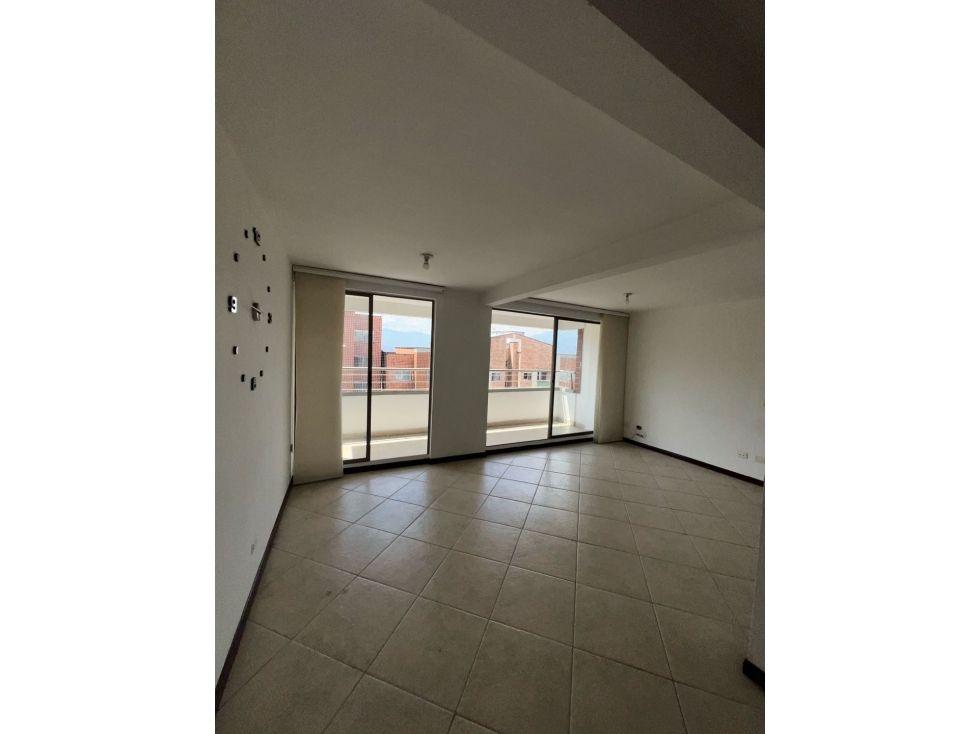 Apartamento en arriendo Antioquia Medellín Urbanizacion Sorrento 100 m2 Habitaciones 3 Baños 2 Garajes 2 Precio $4200000
