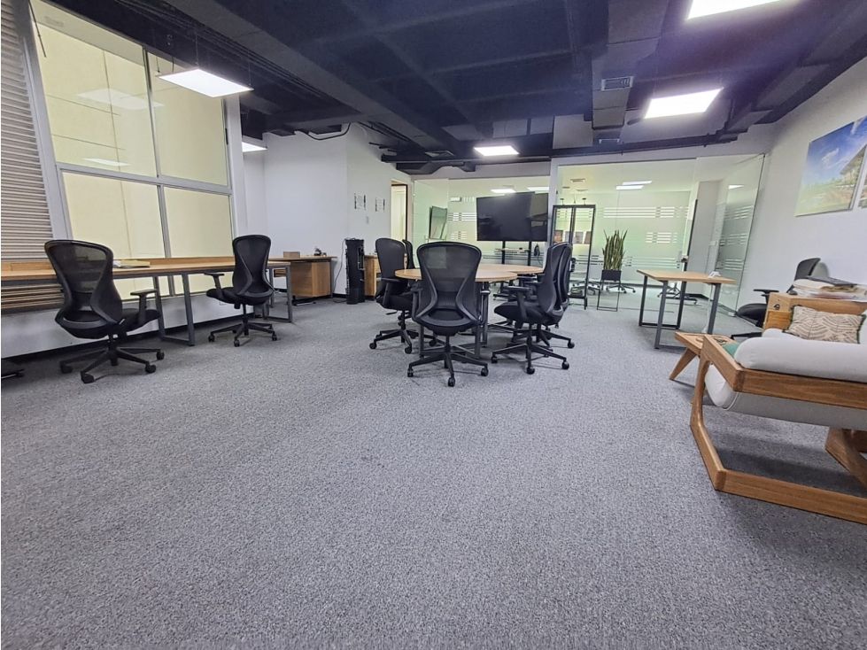Oficina en arriendo Antioquia Medellín Barrios De Jesus 100 m2 Habitaciones 0 Baños 1 Garajes 3 Precio $10000000
