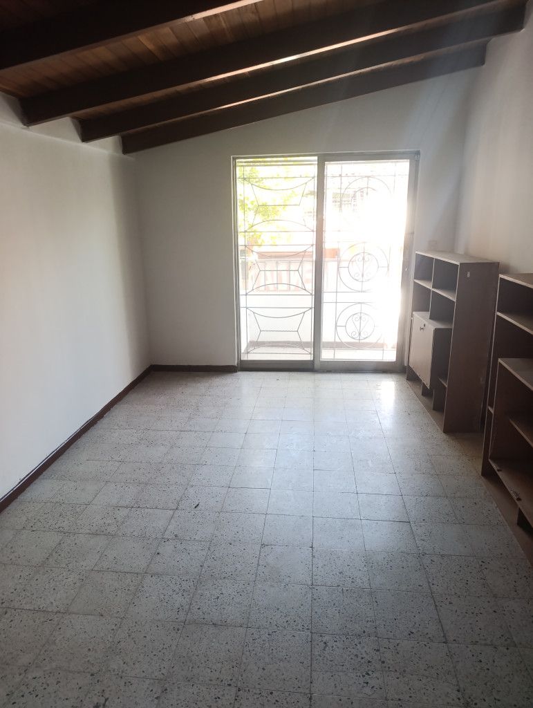 Casa en arriendo Antioquia Medellín El Velodromo 210 m2 Habitaciones 7 Baños 3 Garajes 1 Precio $5700000