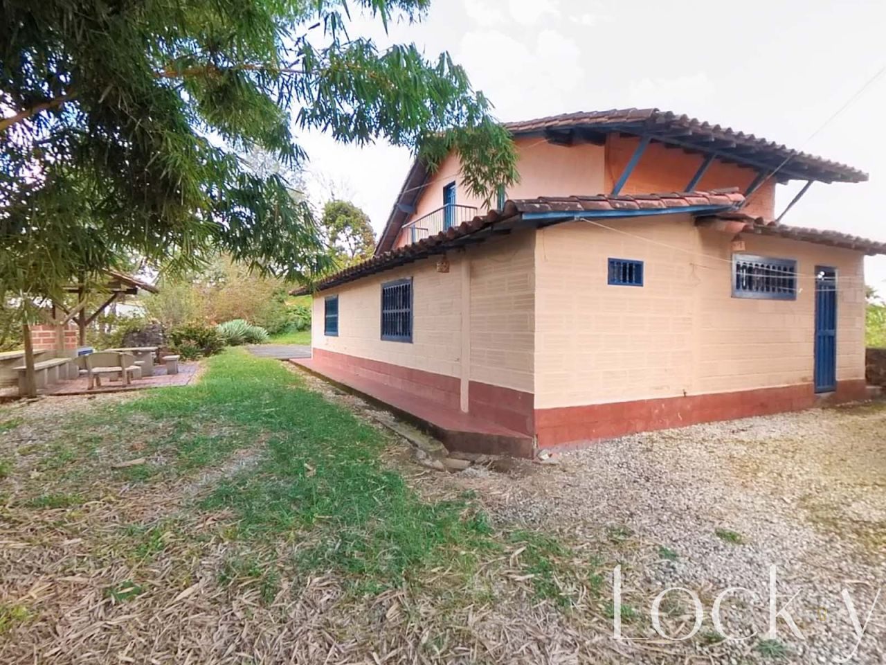 Finca en venta Antioquia Rionegro Rionegro 300 m2 Habitaciones 3 Baños 2 Garajes 4 Precio $980000000