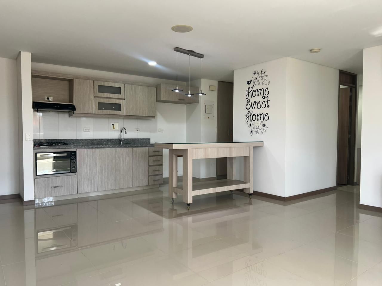 Apartamento en arriendo Antioquia Envigado La Inmaculada 90 m2 Habitaciones 3 Baños 2 Garajes 1 Precio $4150000
