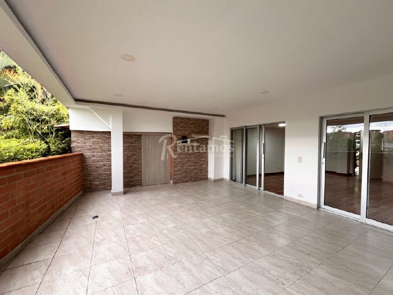 Casa en arriendo Antioquia Envigado El Chocho 217 m2 Habitaciones 3 Baños 3 Garajes 2 Precio $8900000