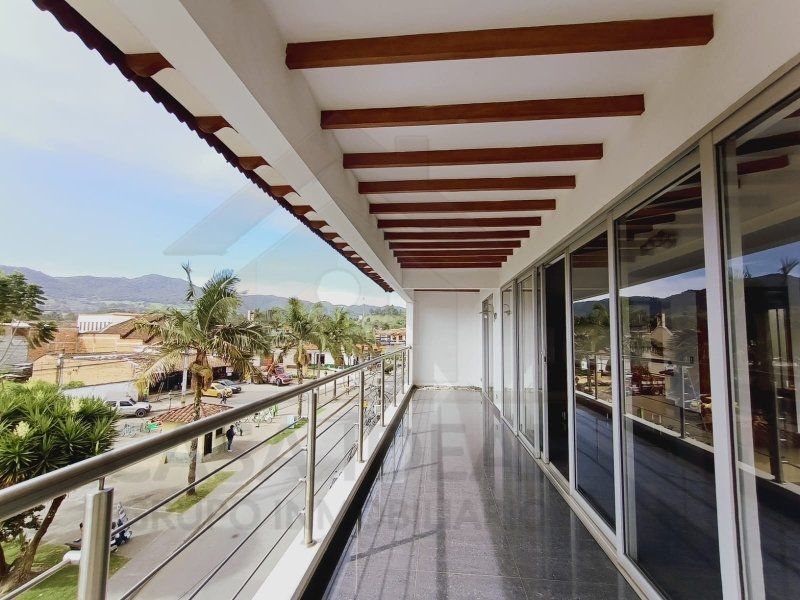 Apartaestudio en arriendo o venta Antioquia La Ceja Centro 250 m2 Habitaciones 4 Baños 5 Garajes 0 Precio venta $1250000000 Precio arriendo $5500000